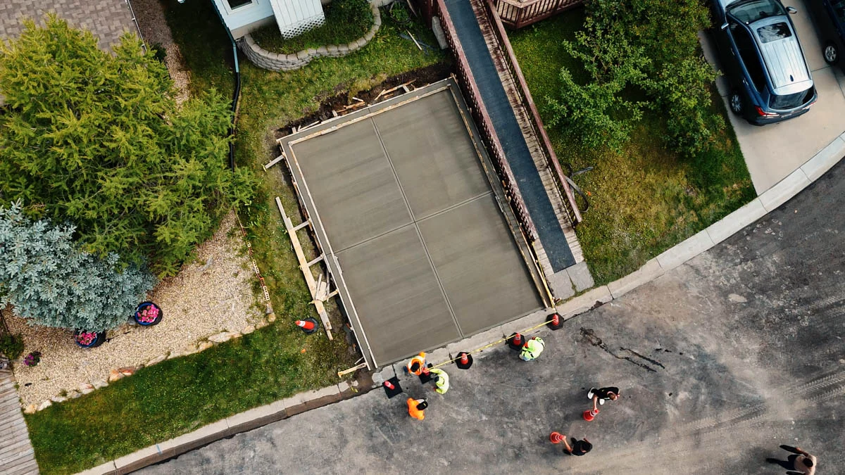 Coloured concrete finish