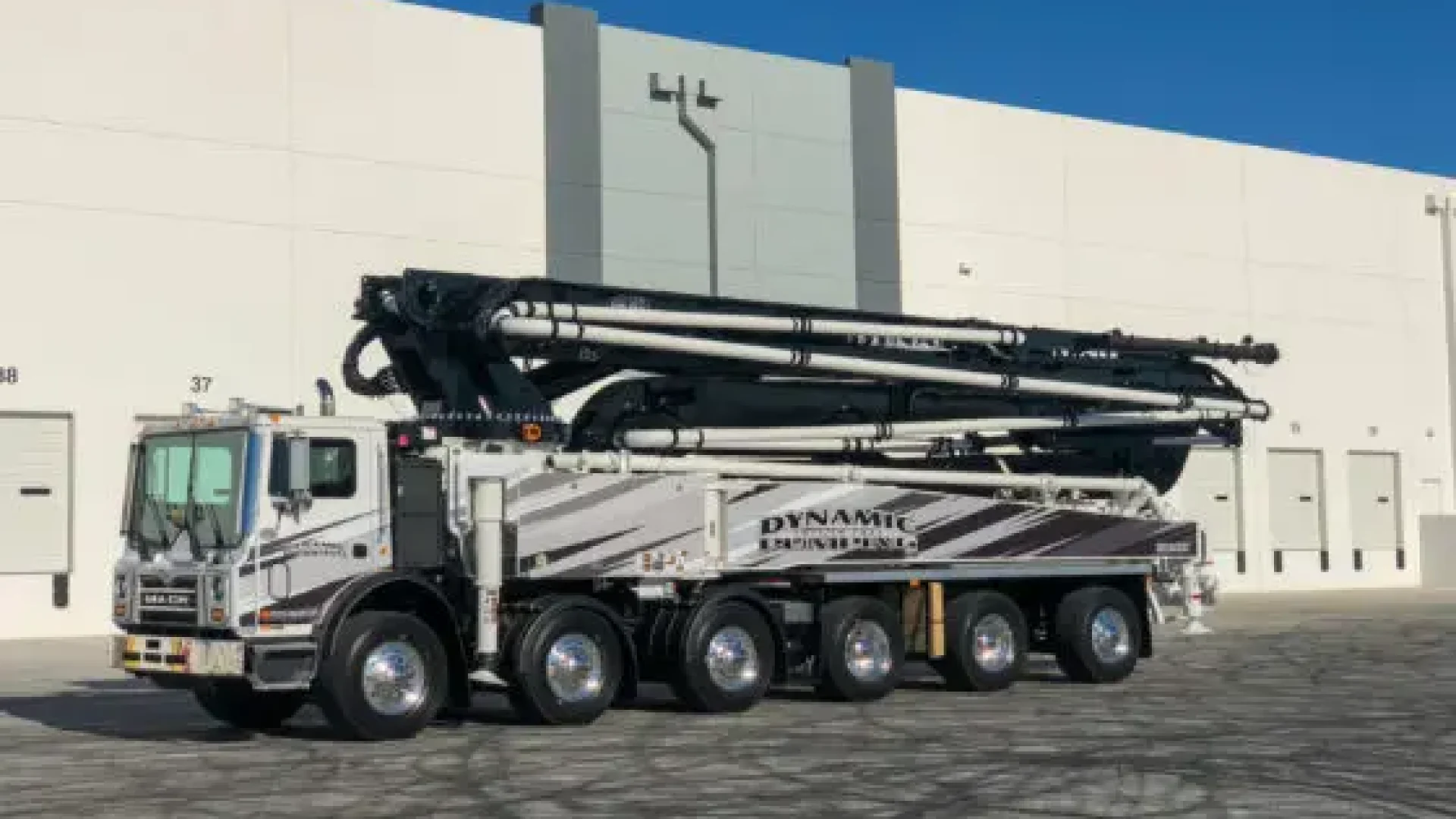 When do you need a concrete pump Calgary for residential projects