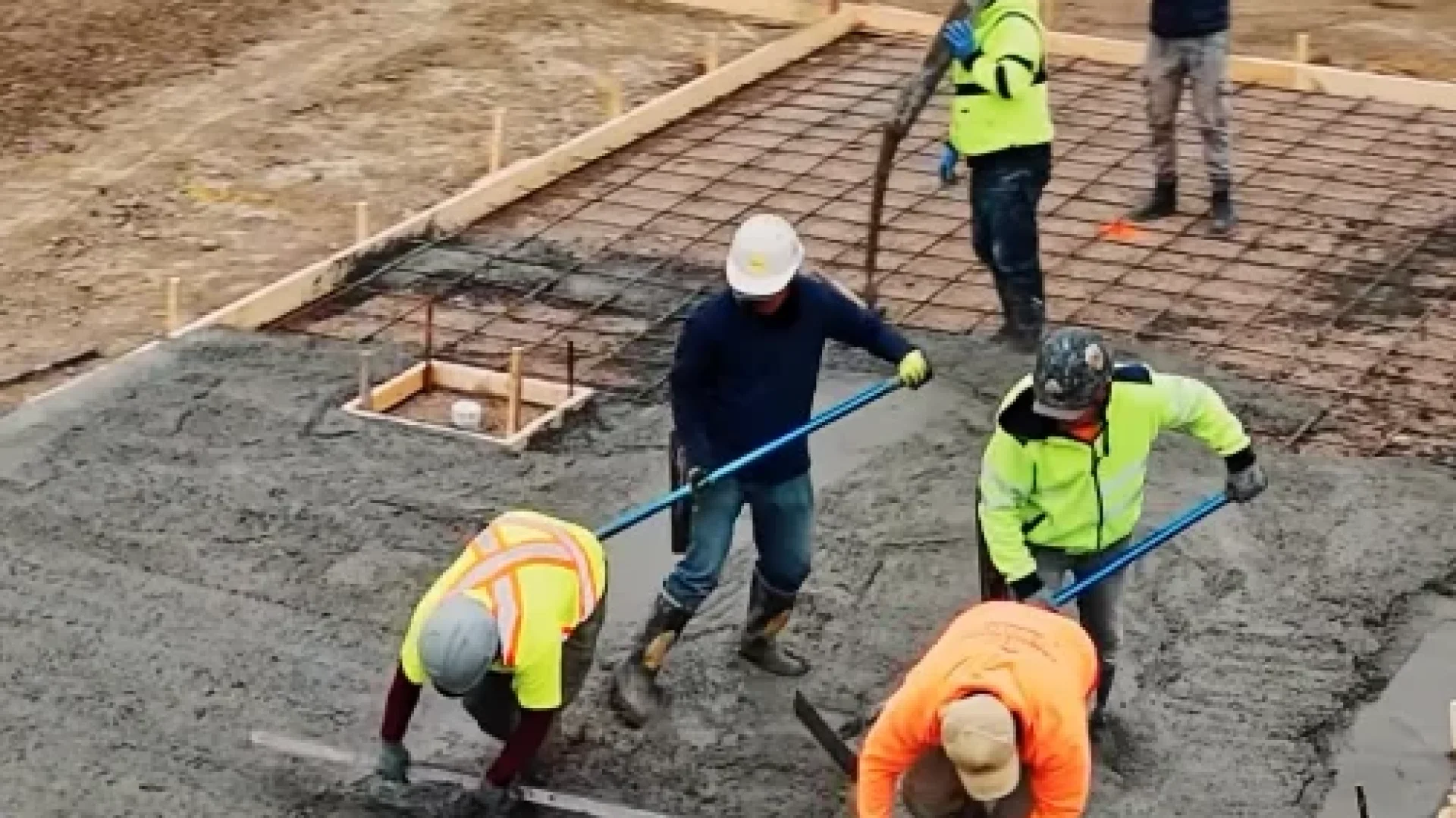 How much concrete can you get delivered in Calgary? From a 1 m³ trench to a 90 m³ pour